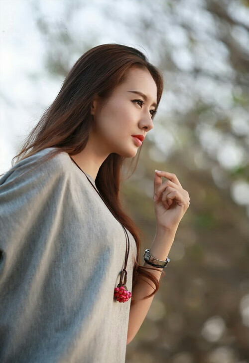 C罗带伤坚持比赛展现队长担当，c罗受的伤