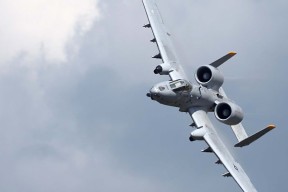 爱游戏体育app-外教与本土文化冲突明显，纯外教和中外教对比